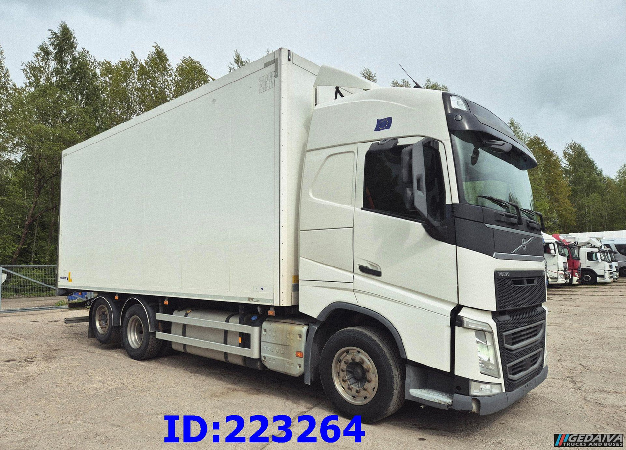 VOLVO FH13 460HP 6x2 Steering axle Euro6 - Refrigerator truck: picture 4 VOLVO FH13 460HP 6x2 Steering axle Euro6 - Refrigerator truck: picture 4