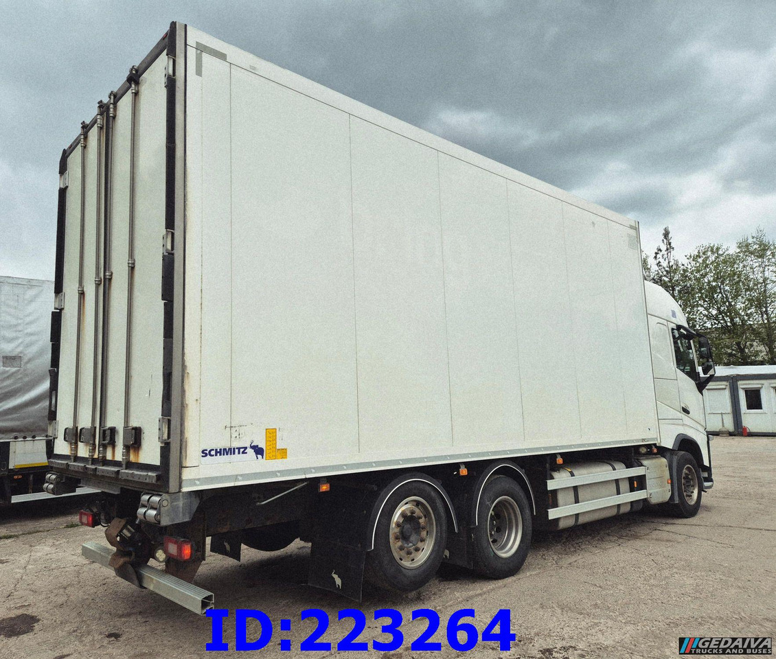 VOLVO FH13 460HP 6x2 Steering axle Euro6 - Refrigerator truck: picture 5 VOLVO FH13 460HP 6x2 Steering axle Euro6 - Refrigerator truck: picture 5