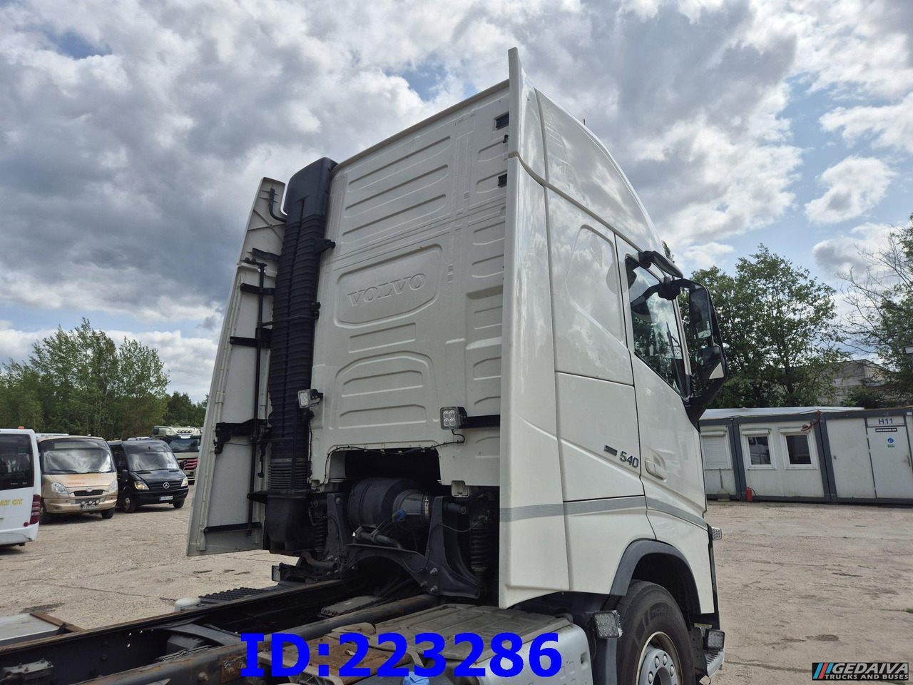 VOLVO FH13 540HP 6x2 (10 tyre) Euro6 - Cab chassis truck: picture 5 VOLVO FH13 540HP 6x2 (10 tyre) Euro6 - Cab chassis truck: picture 5