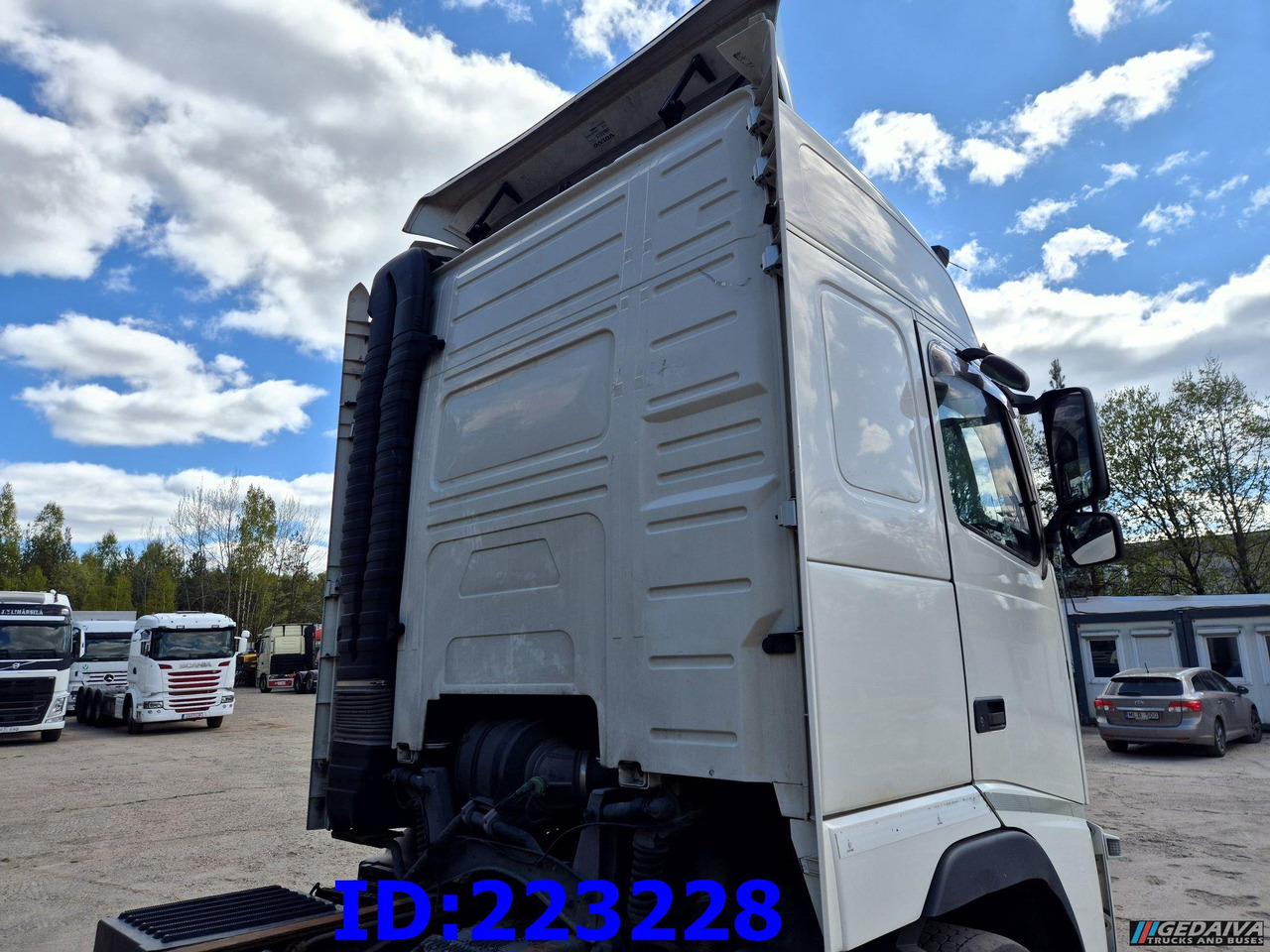 VOLVO FH13 540HP 8X4 Euro5 - Cab chassis truck: picture 5 VOLVO FH13 540HP 8X4 Euro5 - Cab chassis truck: picture 5