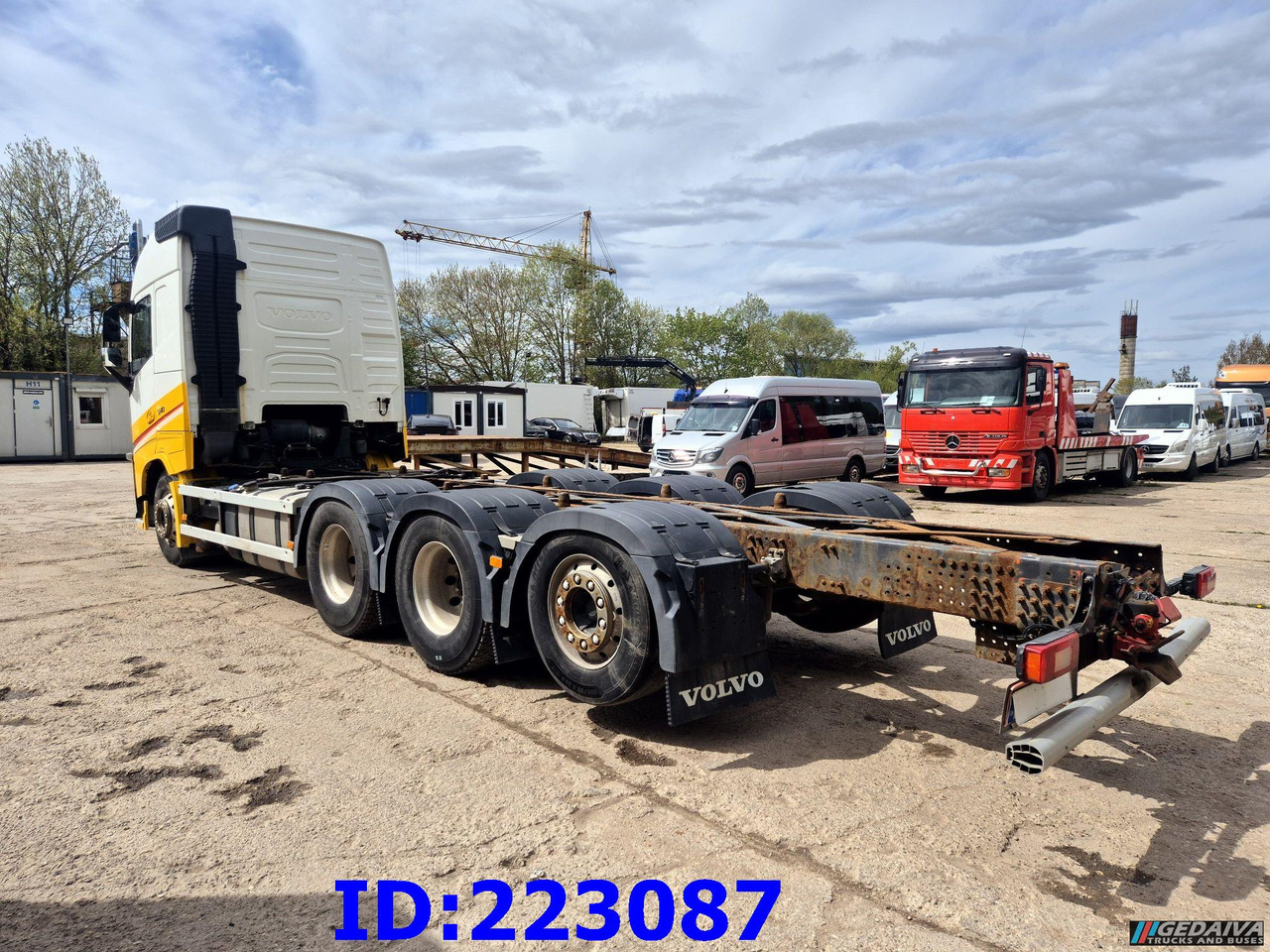VOLVO FH13 540HP 8x4 Lifting axle - Cab chassis truck: picture 2 VOLVO FH13 540HP 8x4 Lifting axle - Cab chassis truck: picture 2