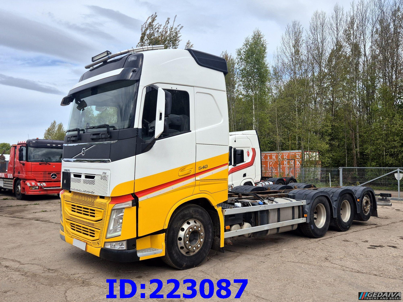 VOLVO FH13 540HP 8x4 Lifting axle - Cab chassis truck: picture 1 VOLVO FH13 540HP 8x4 Lifting axle - Cab chassis truck: picture 1