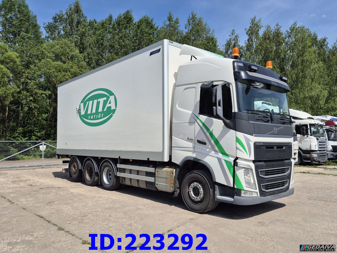 VOLVO FH13 540HP 8x4 Steering axle - Isothermal truck: picture 4 VOLVO FH13 540HP 8x4 Steering axle - Isothermal truck: picture 4