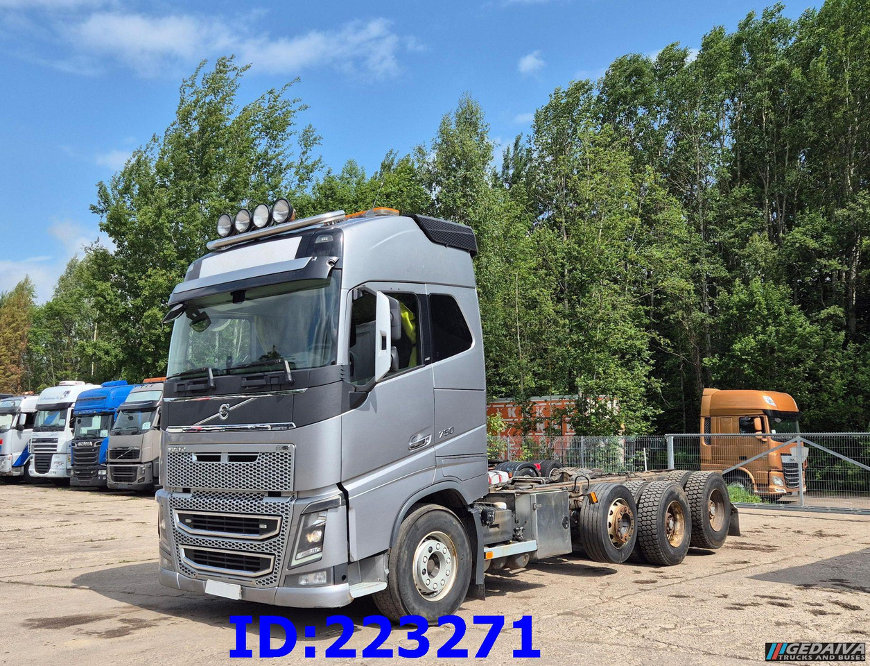 VOLVO FH16 750HP 8x4 (Steering axle / 2 axles lifting) - Timber truck: picture 1 VOLVO FH16 750HP 8x4 (Steering axle / 2 axles lifting) - Timber truck: picture 1