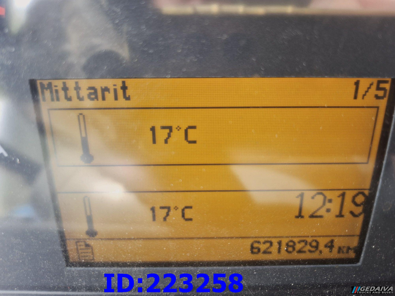 Dropside/ Flatbed truck VOLVO FM9 300HP 6x2 + HIAB 144B -3 CL: picture 18 Dropside/ Flatbed truck VOLVO FM9 300HP 6x2 + HIAB 144B -3 CL: picture 18