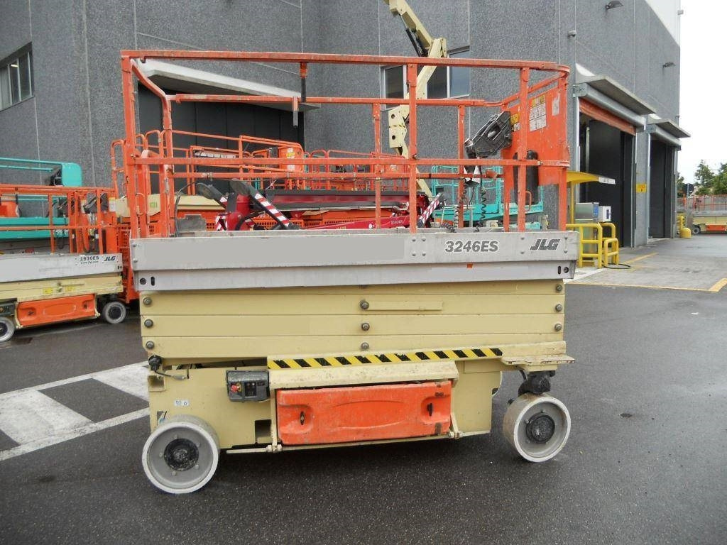 JLG 3246  - Scissor lift: picture 1 JLG 3246  - Scissor lift: picture 1
