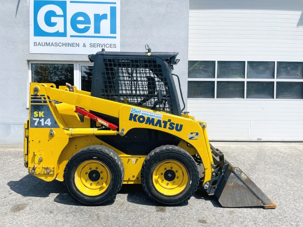 Komatsu SK714 (4012) - Skid steer loader: picture 2 Komatsu SK714 (4012) - Skid steer loader: picture 2