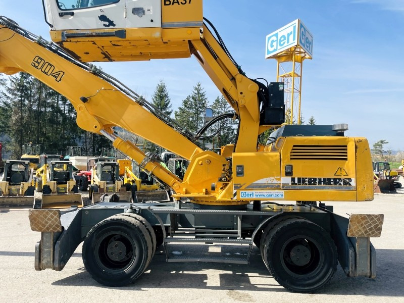 Liebherr A904 (3758) - Waste/ Industry handler: picture 4 Liebherr A904 (3758) - Waste/ Industry handler: picture 4