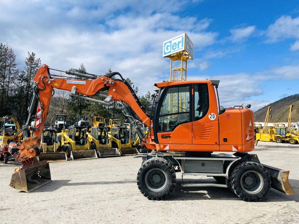 Liebherr A910 Compact (3973) - Wheel excavator: picture 1 Liebherr A910 Compact (3973) - Wheel excavator: picture 1
