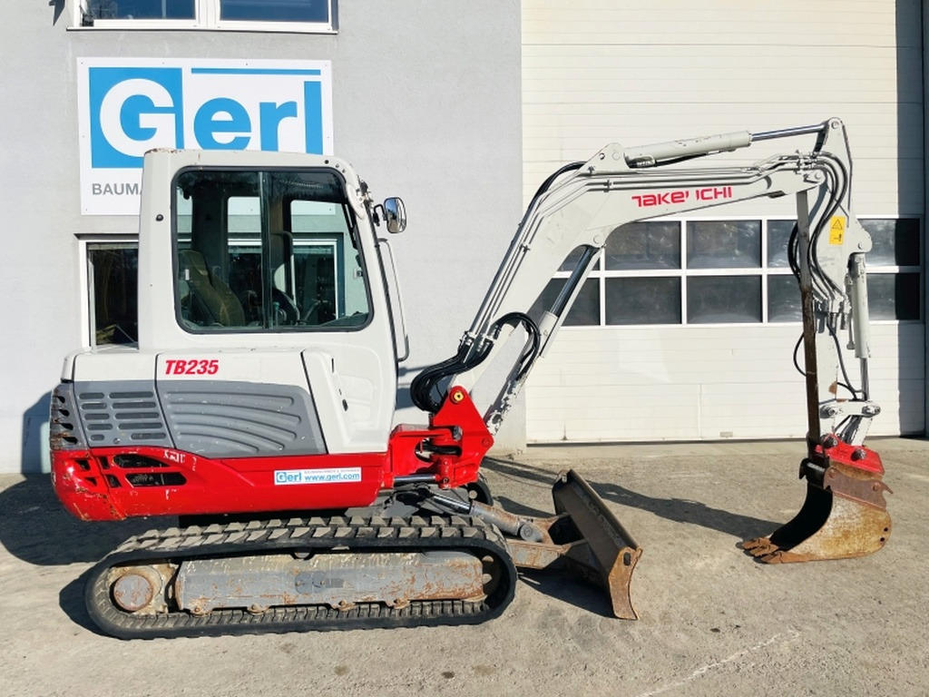 Takeuchi TB235 (3969) - Mini excavator: picture 2 Takeuchi TB235 (3969) - Mini excavator: picture 2