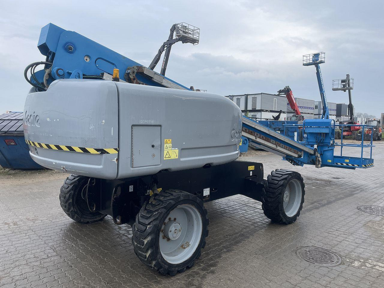 Genie S-60HC - Telescopic boom: picture 4 Genie S-60HC - Telescopic boom: picture 4