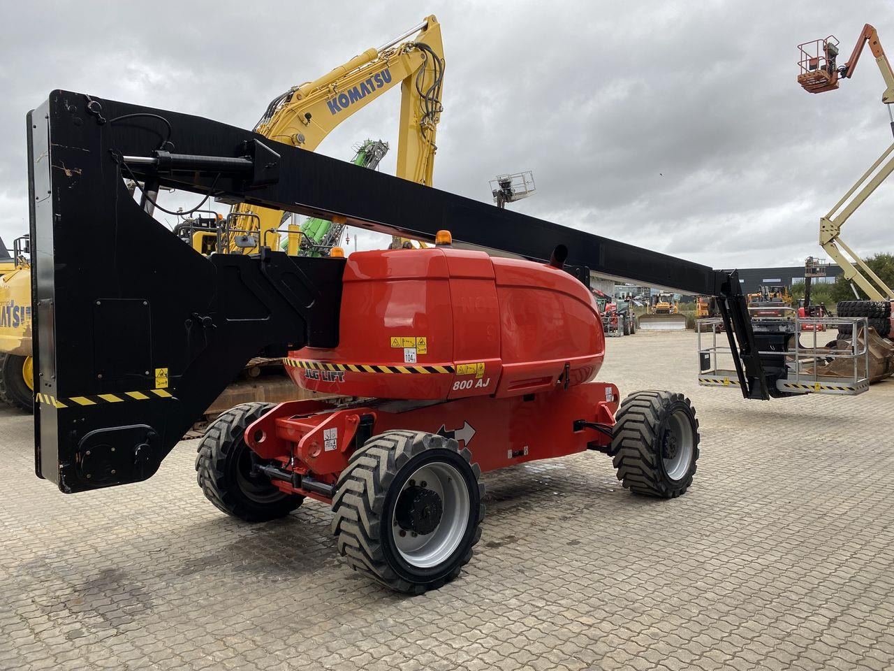 JLG 800AJ - Articulated boom: picture 4 JLG 800AJ - Articulated boom: picture 4