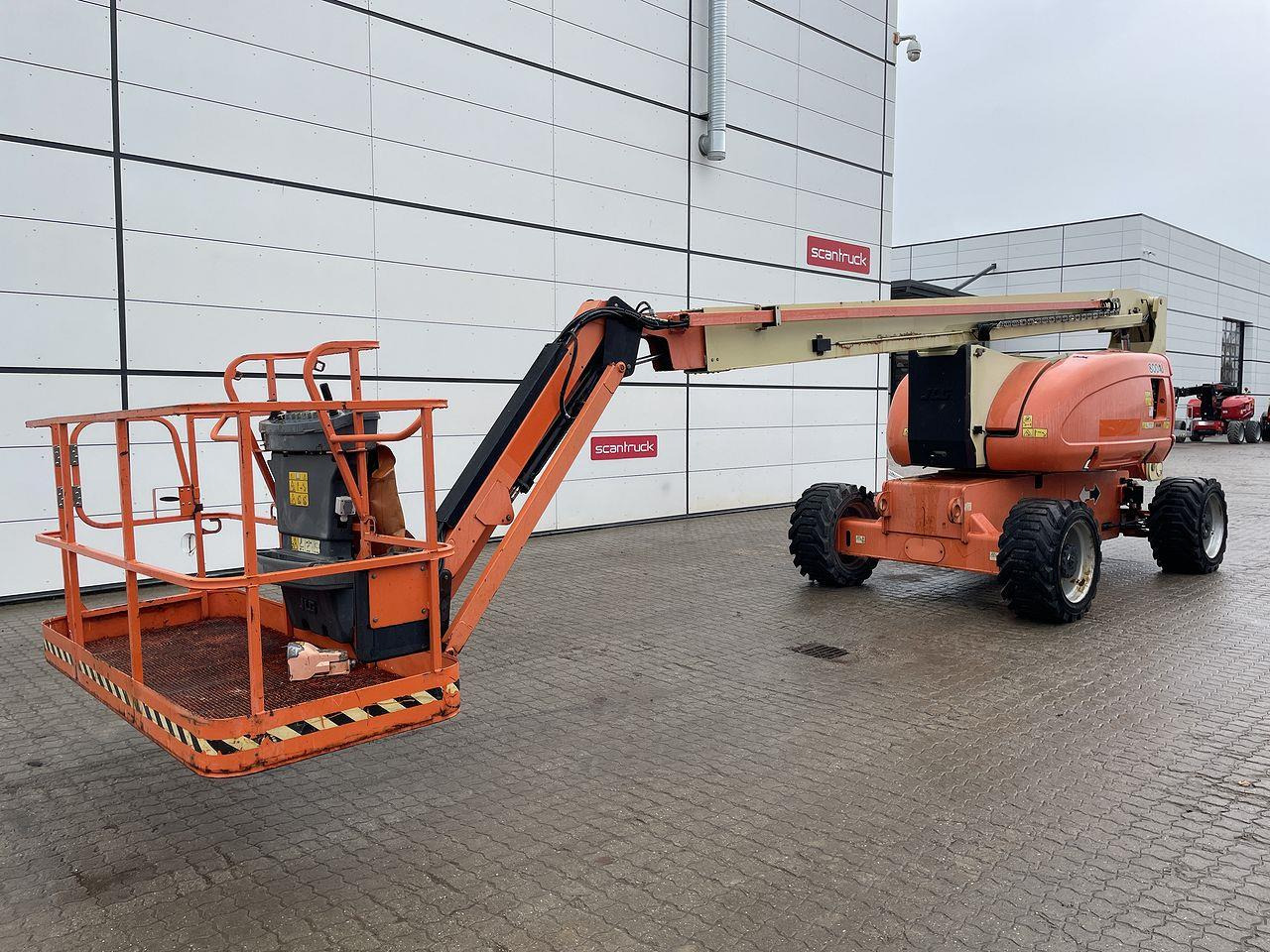 JLG 800AJ - Telescopic boom: picture 1 JLG 800AJ - Telescopic boom: picture 1