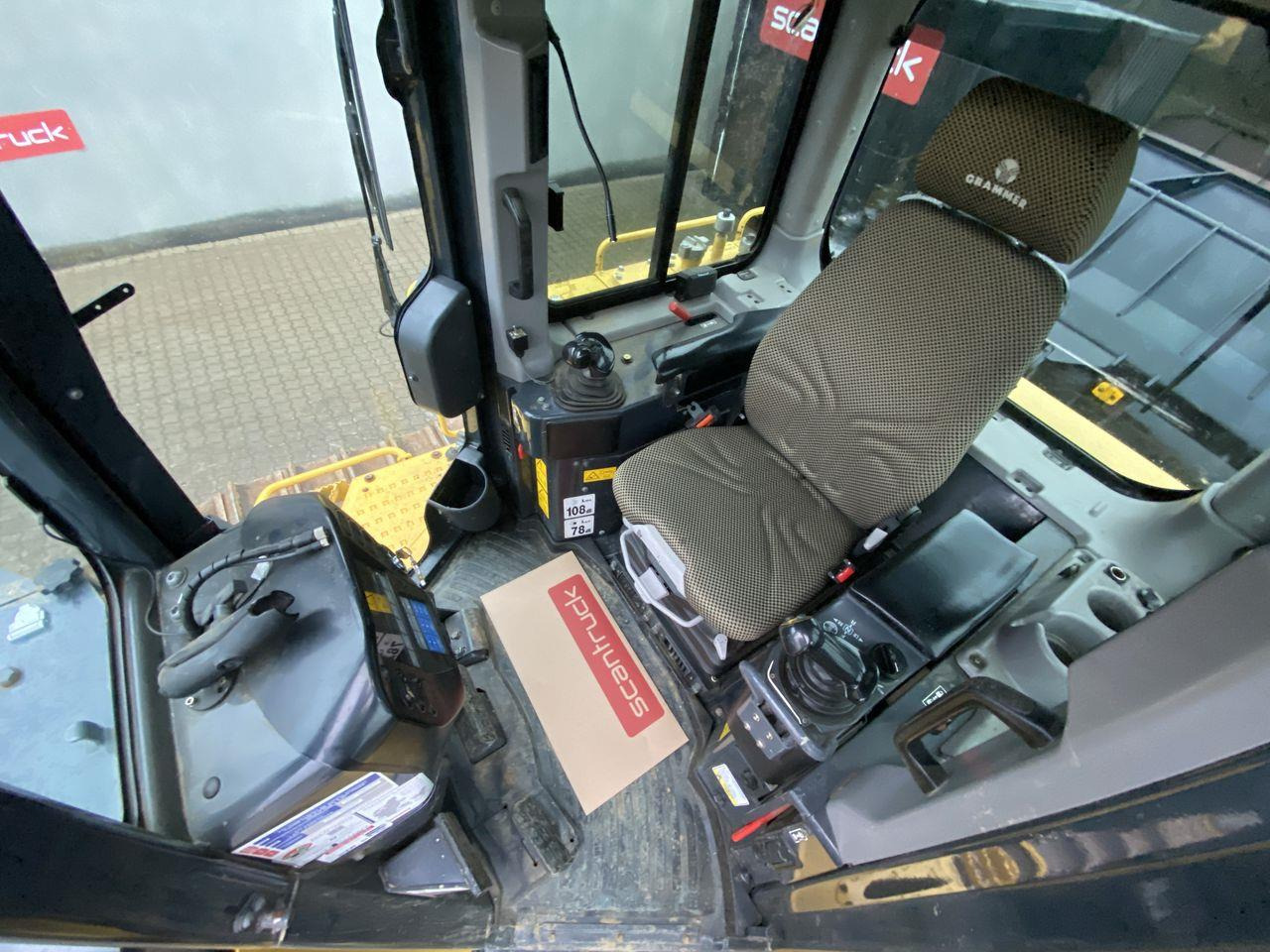 Komatsu D65PX-18 - Bulldozer: picture 3 Komatsu D65PX-18 - Bulldozer: picture 3