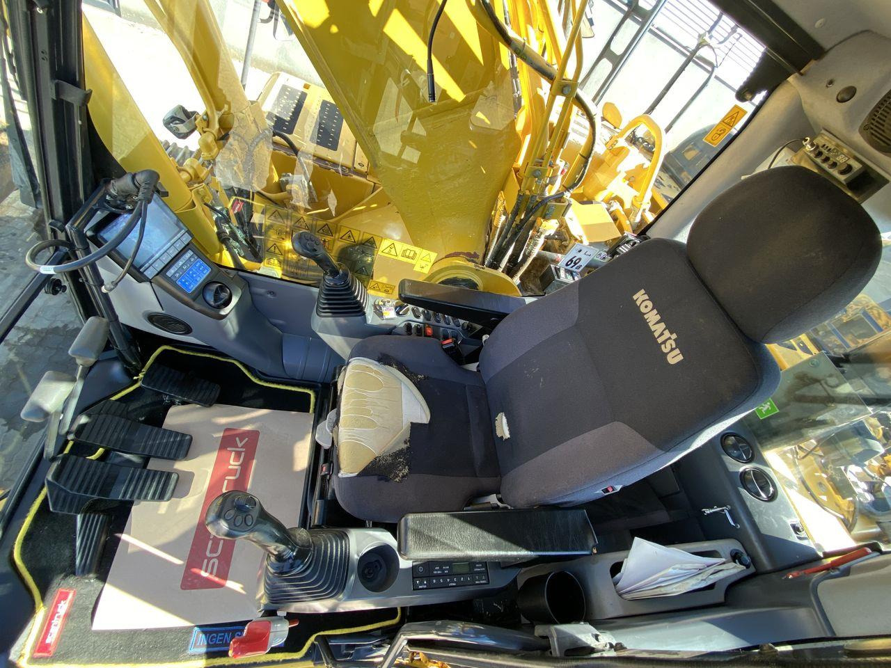 Komatsu HB365LC-3 - Crawler excavator: picture 3 Komatsu HB365LC-3 - Crawler excavator: picture 3