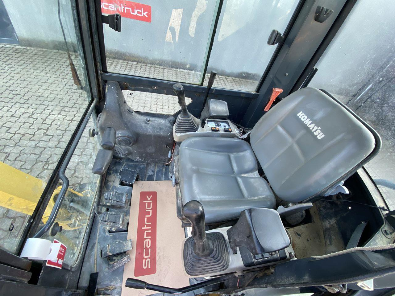 Komatsu PC16R-2 - Mini excavator: picture 3 Komatsu PC16R-2 - Mini excavator: picture 3