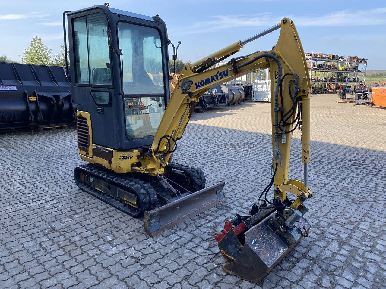 Komatsu PC16R-2 - Mini excavator: picture 5 Komatsu PC16R-2 - Mini excavator: picture 5