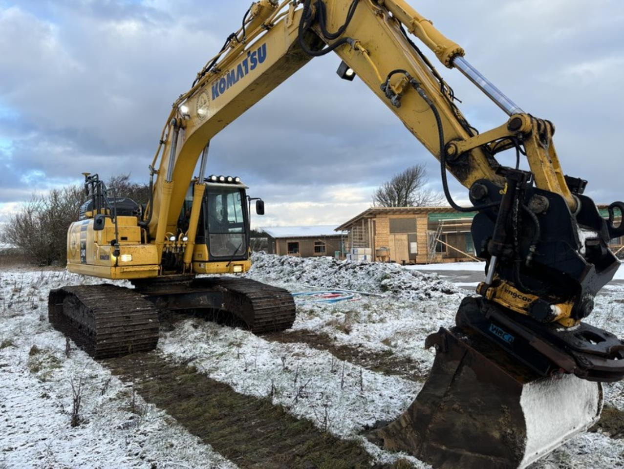 Komatsu PC240LC-11 - Crawler excavator: picture 1 Komatsu PC240LC-11 - Crawler excavator: picture 1