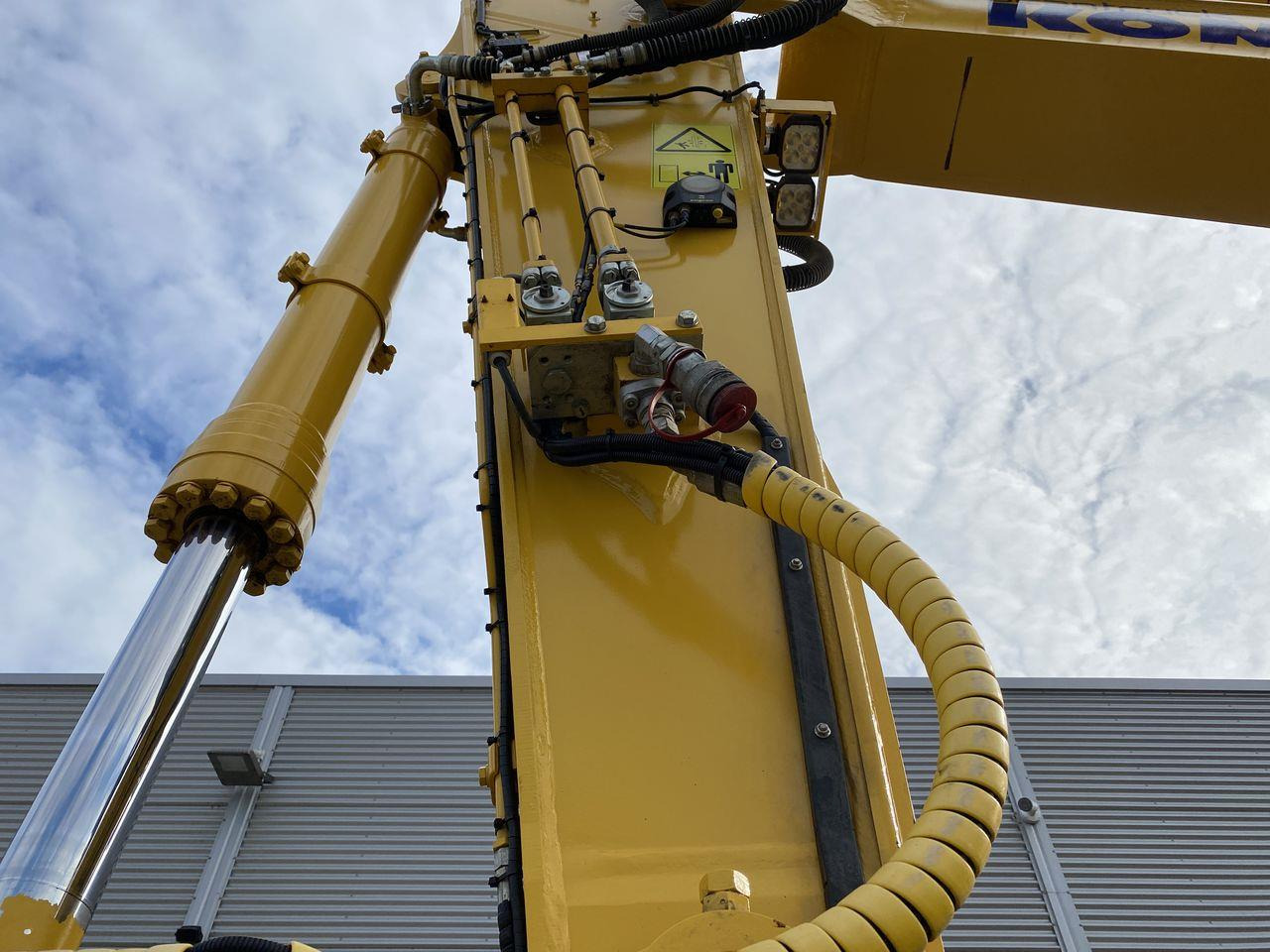 Crawler excavator Komatsu PC240LC-11EO: picture 10 Crawler excavator Komatsu PC240LC-11EO: picture 10