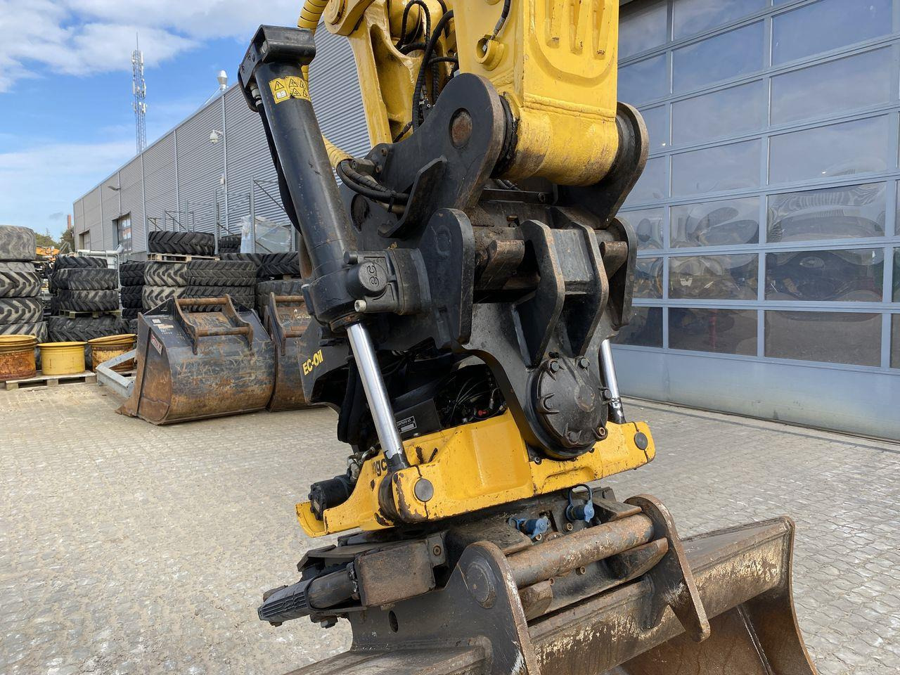 Crawler excavator Komatsu PC240LC-11EO: picture 12 Crawler excavator Komatsu PC240LC-11EO: picture 12