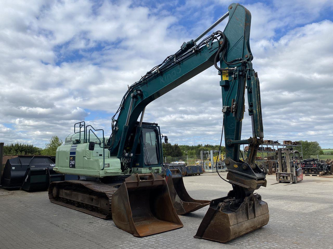 Komatsu PC240LCD-11 - Crawler excavator: picture 5 Komatsu PC240LCD-11 - Crawler excavator: picture 5