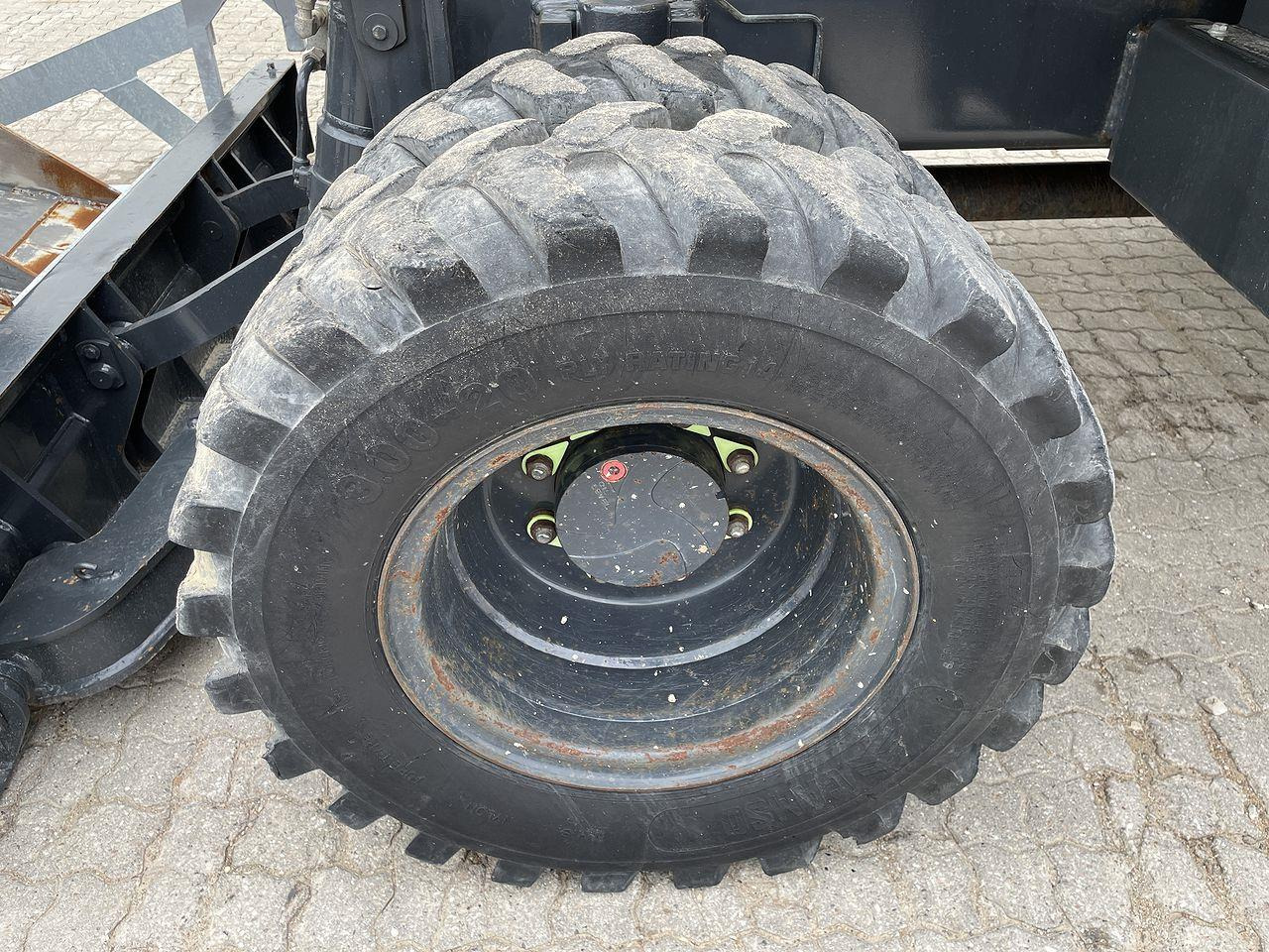 Mini excavator Komatsu PW118MR-11: picture 6