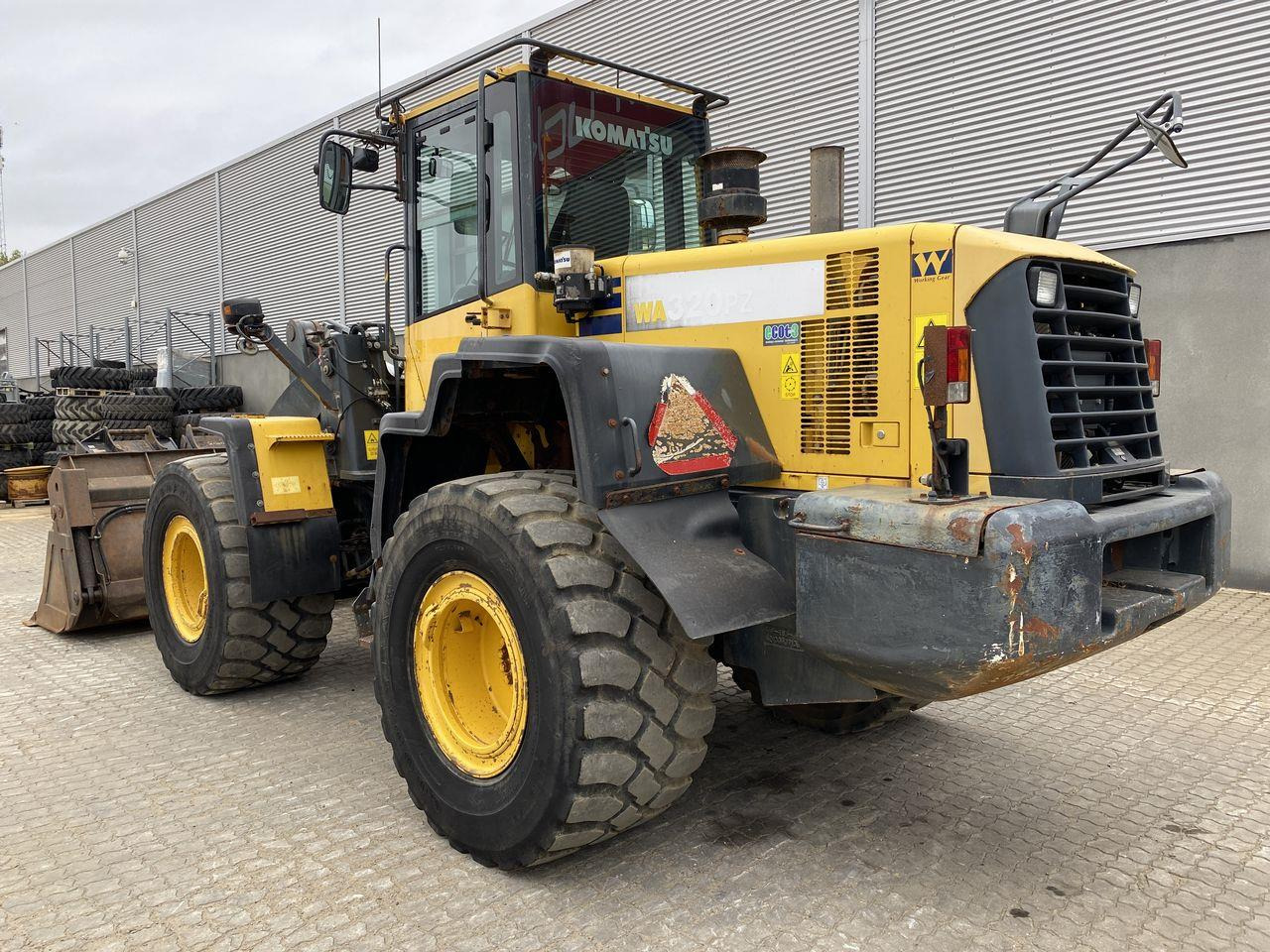 Komatsu WA320PZ-6 - Wheel loader: picture 2 Komatsu WA320PZ-6 - Wheel loader: picture 2