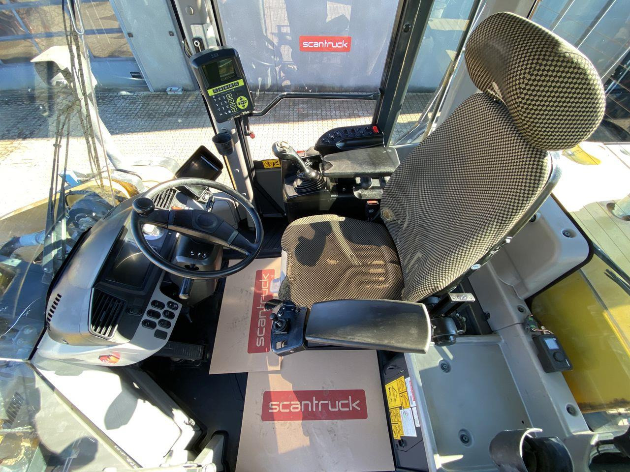 Komatsu WA470-7 - Wheel loader: picture 3 Komatsu WA470-7 - Wheel loader: picture 3