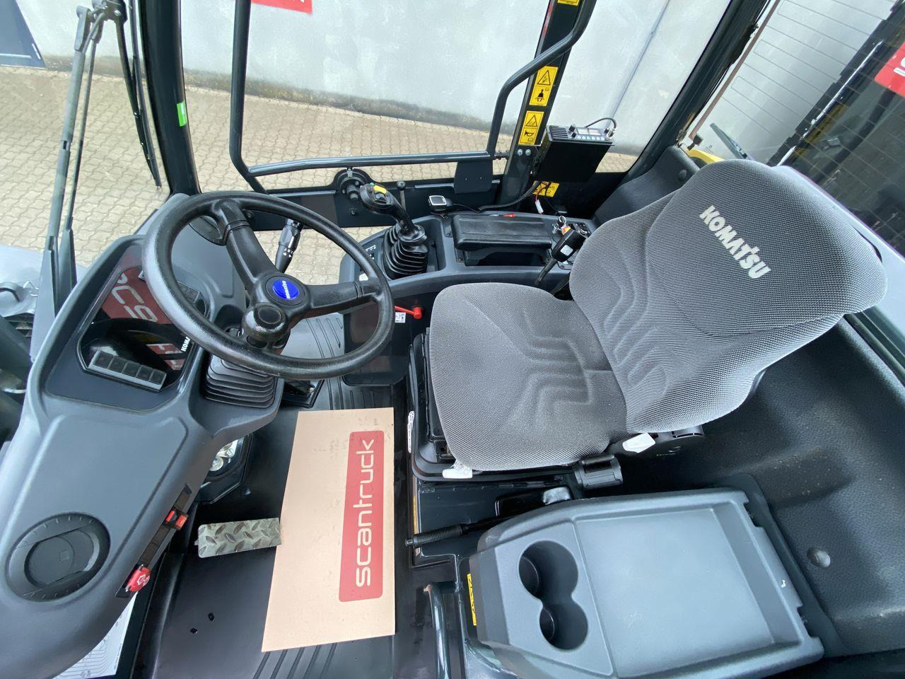 Komatsu WA70M-8EO - Compact loader: picture 3 Komatsu WA70M-8EO - Compact loader: picture 3