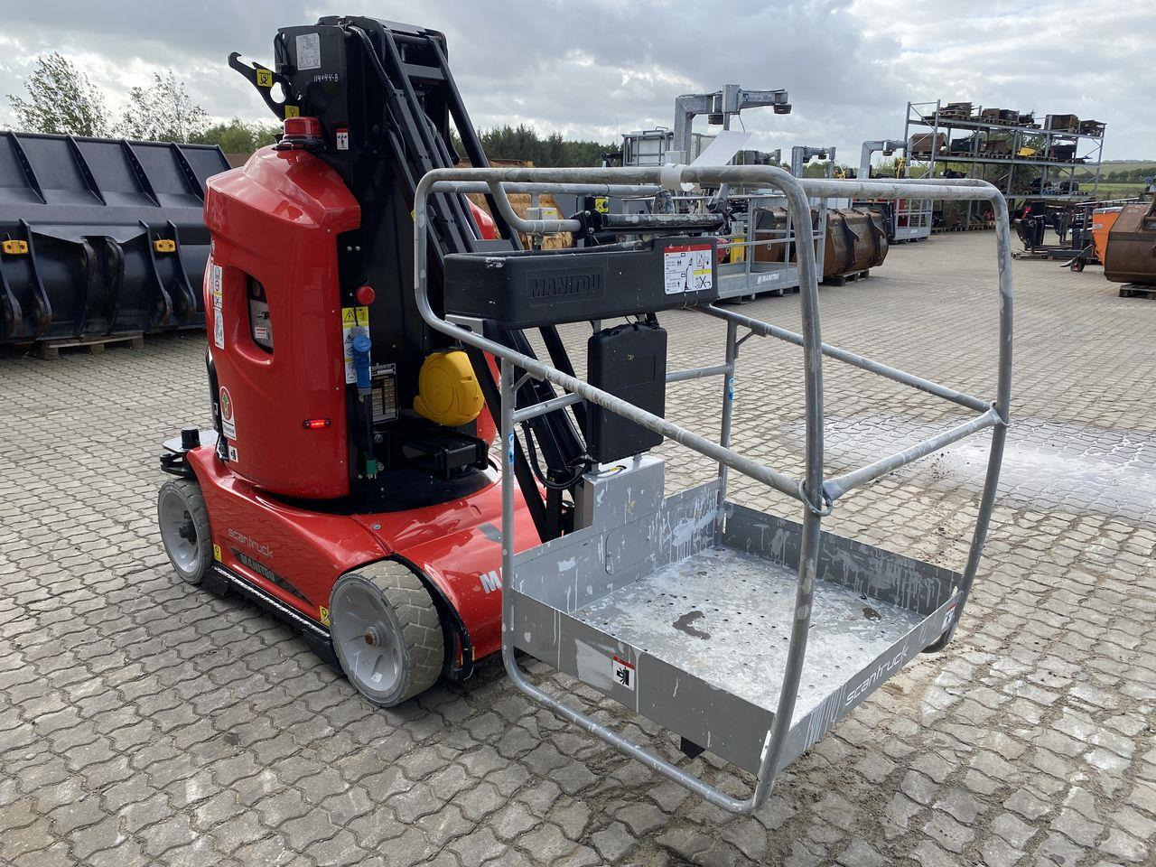Manitou 100VJR - Vertical mast lift: picture 5 Manitou 100VJR - Vertical mast lift: picture 5