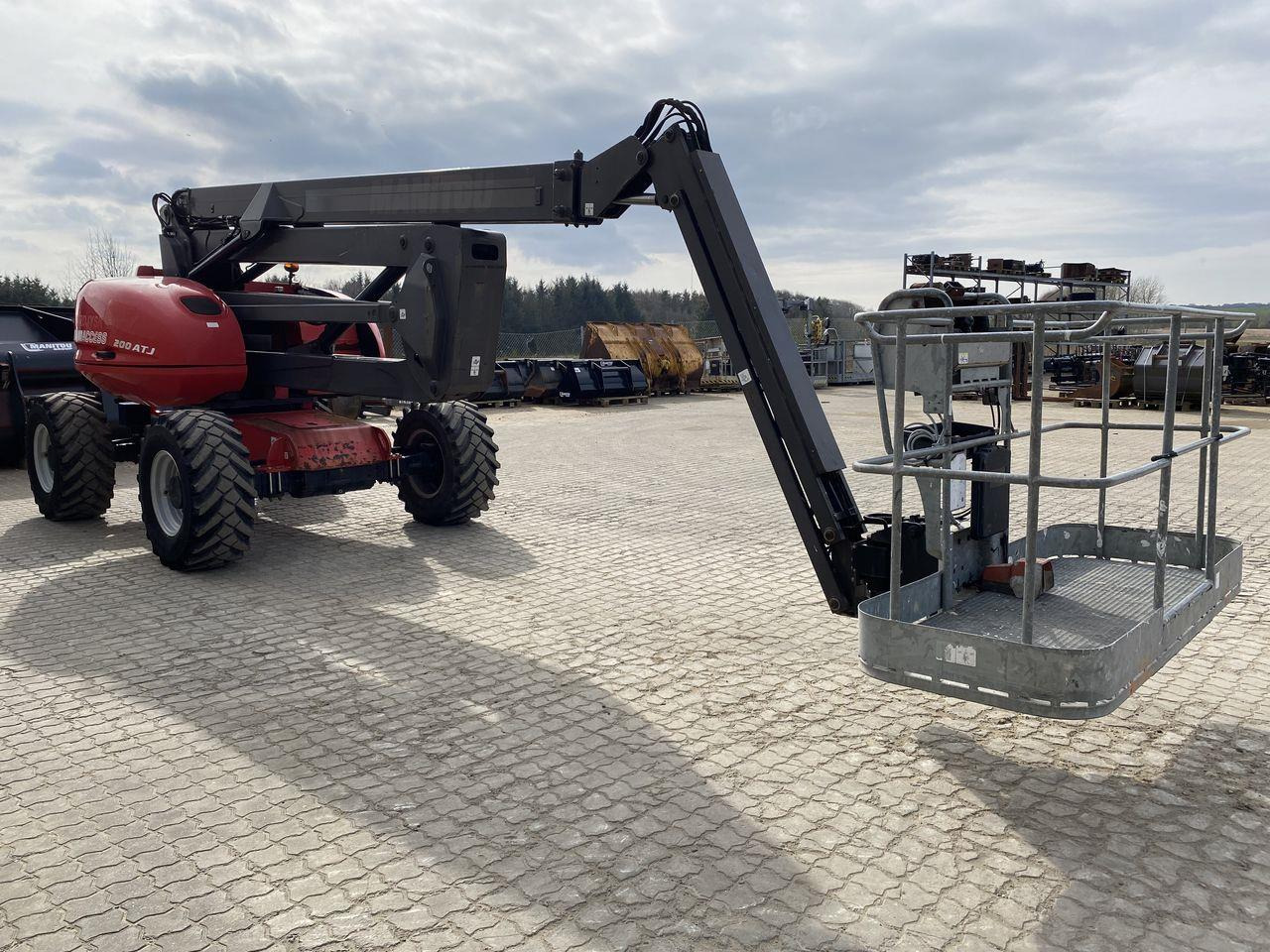 Manitou 200ATJ RC - Articulated boom: picture 5 Manitou 200ATJ RC - Articulated boom: picture 5