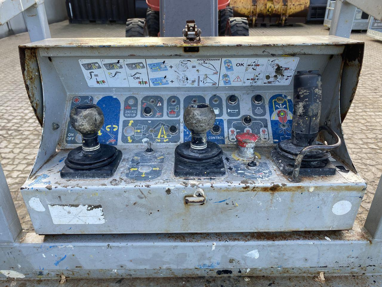 Manitou 260TJ - Articulated boom: picture 3 Manitou 260TJ - Articulated boom: picture 3