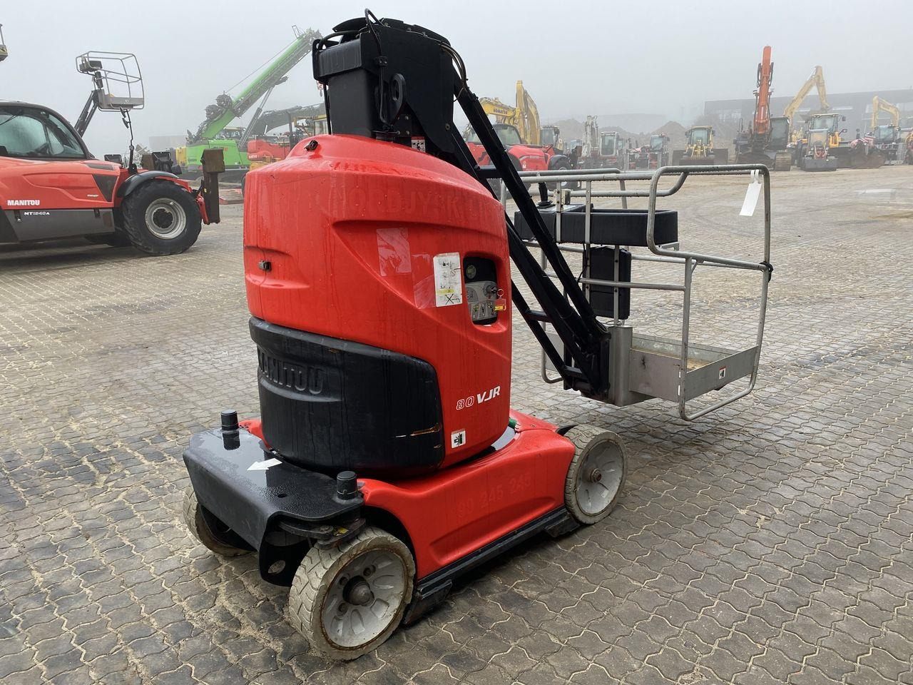 Manitou 80VJR - Vertical mast lift: picture 4 Manitou 80VJR - Vertical mast lift: picture 4