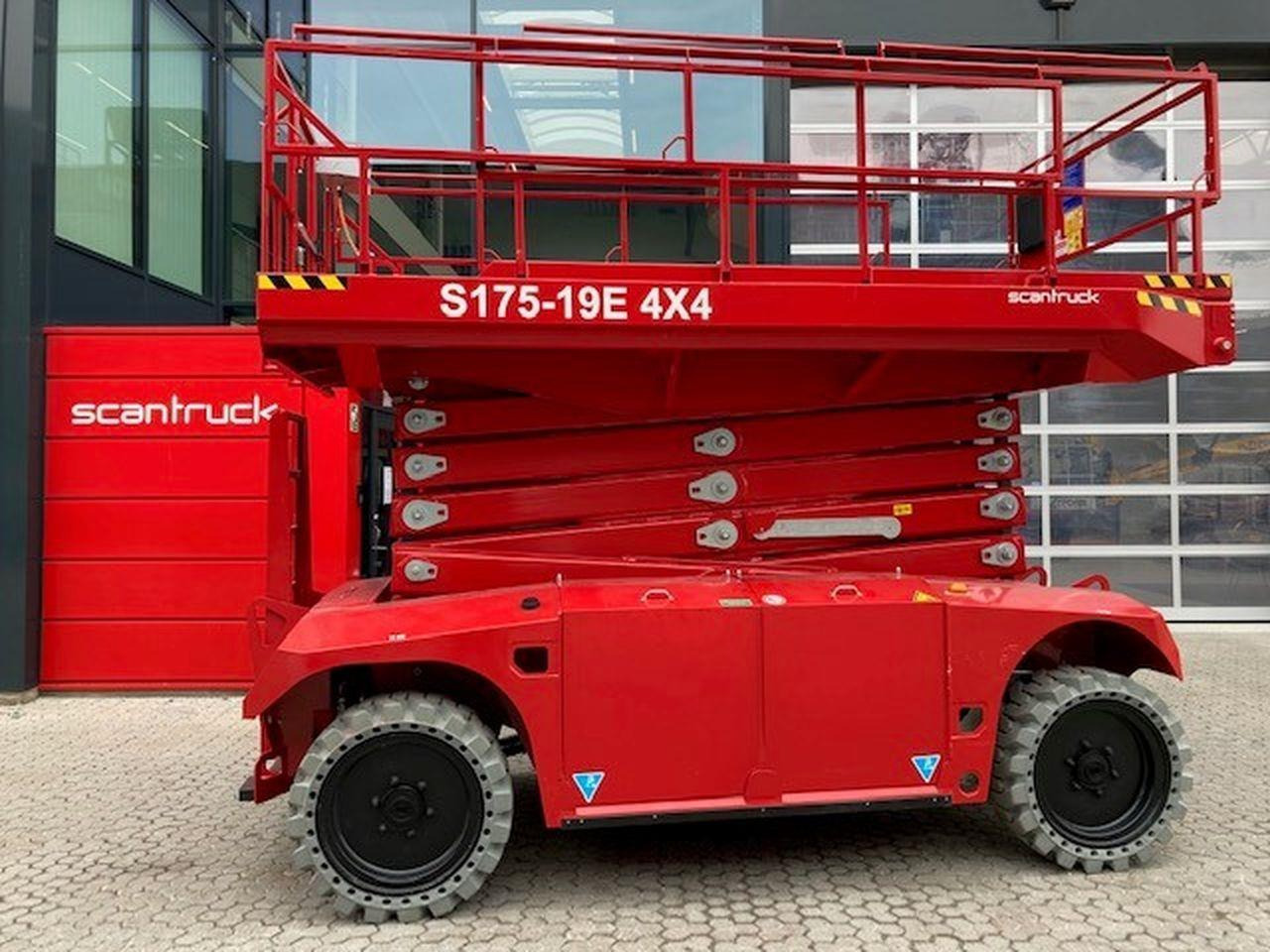 PB S175-19E 4X4 - Scissor lift: picture 1 PB S175-19E 4X4 - Scissor lift: picture 1