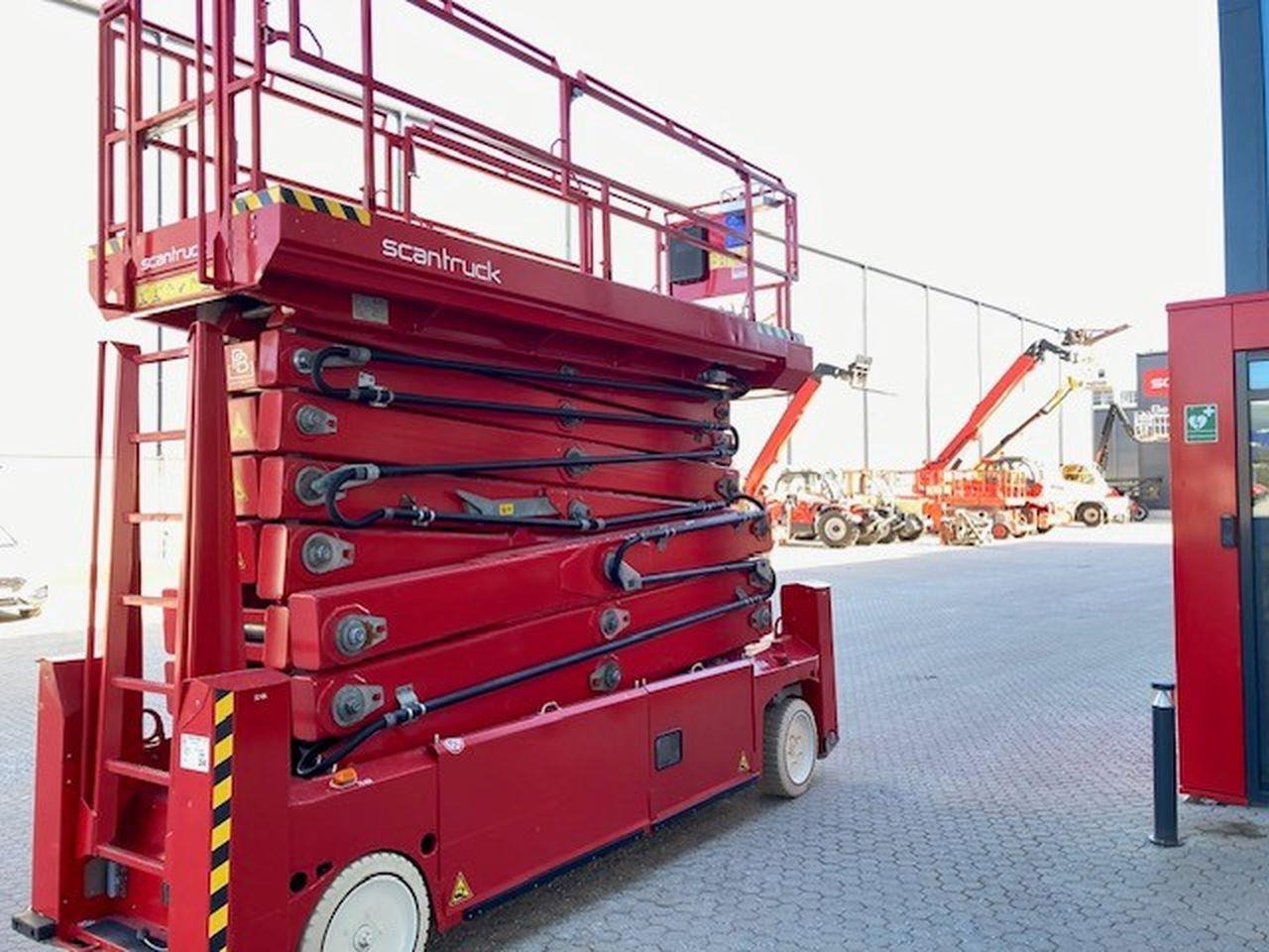 PB S225-12ES - Scissor lift: picture 3 PB S225-12ES - Scissor lift: picture 3
