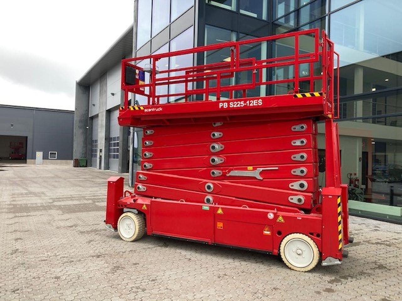 PB S225-12ES - Scissor lift: picture 2 PB S225-12ES - Scissor lift: picture 2