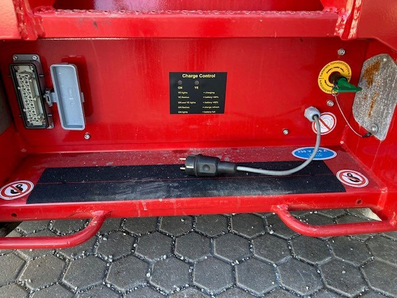 PB S225-12ES - Scissor lift: picture 5 PB S225-12ES - Scissor lift: picture 5