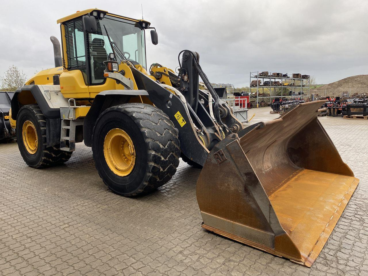 Volvo L120G - Wheel loader: picture 5 Volvo L120G - Wheel loader: picture 5