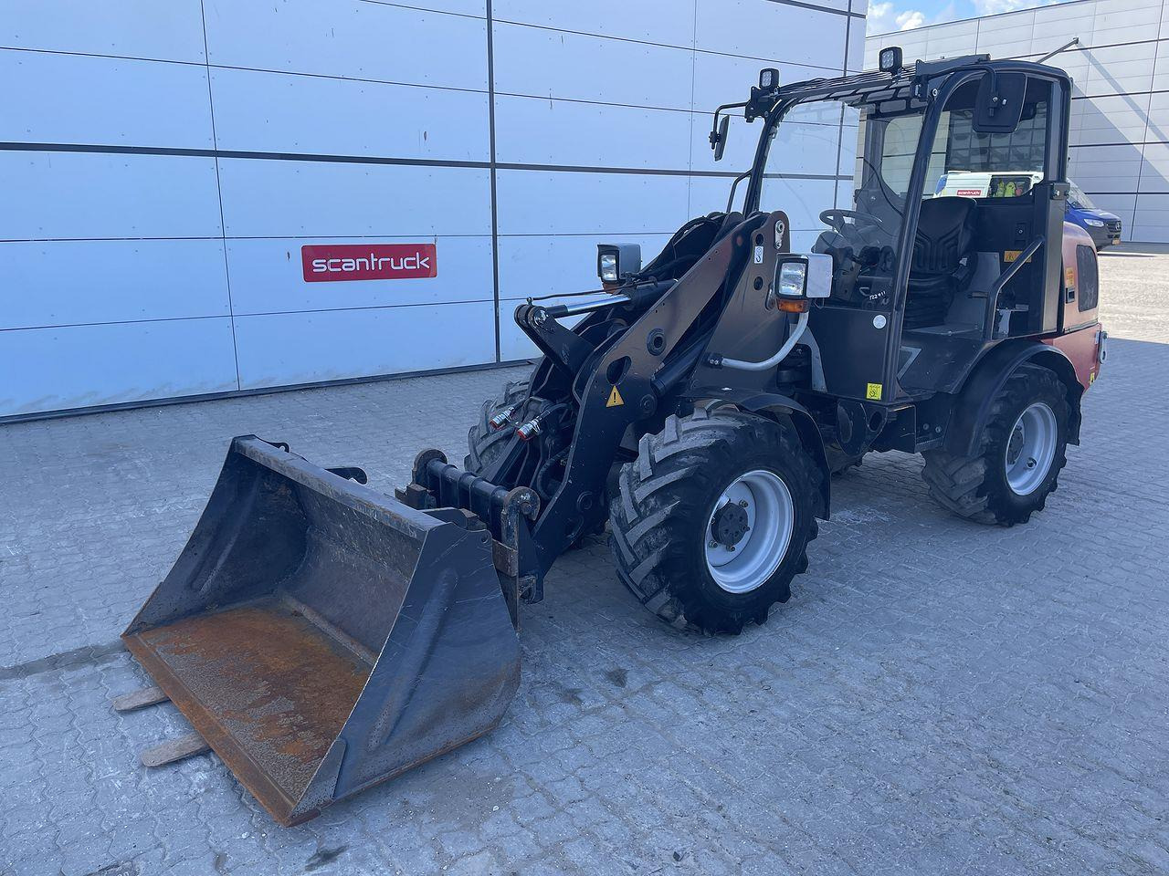 Weidemann 2070 - Compact loader: picture 1 Weidemann 2070 - Compact loader: picture 1