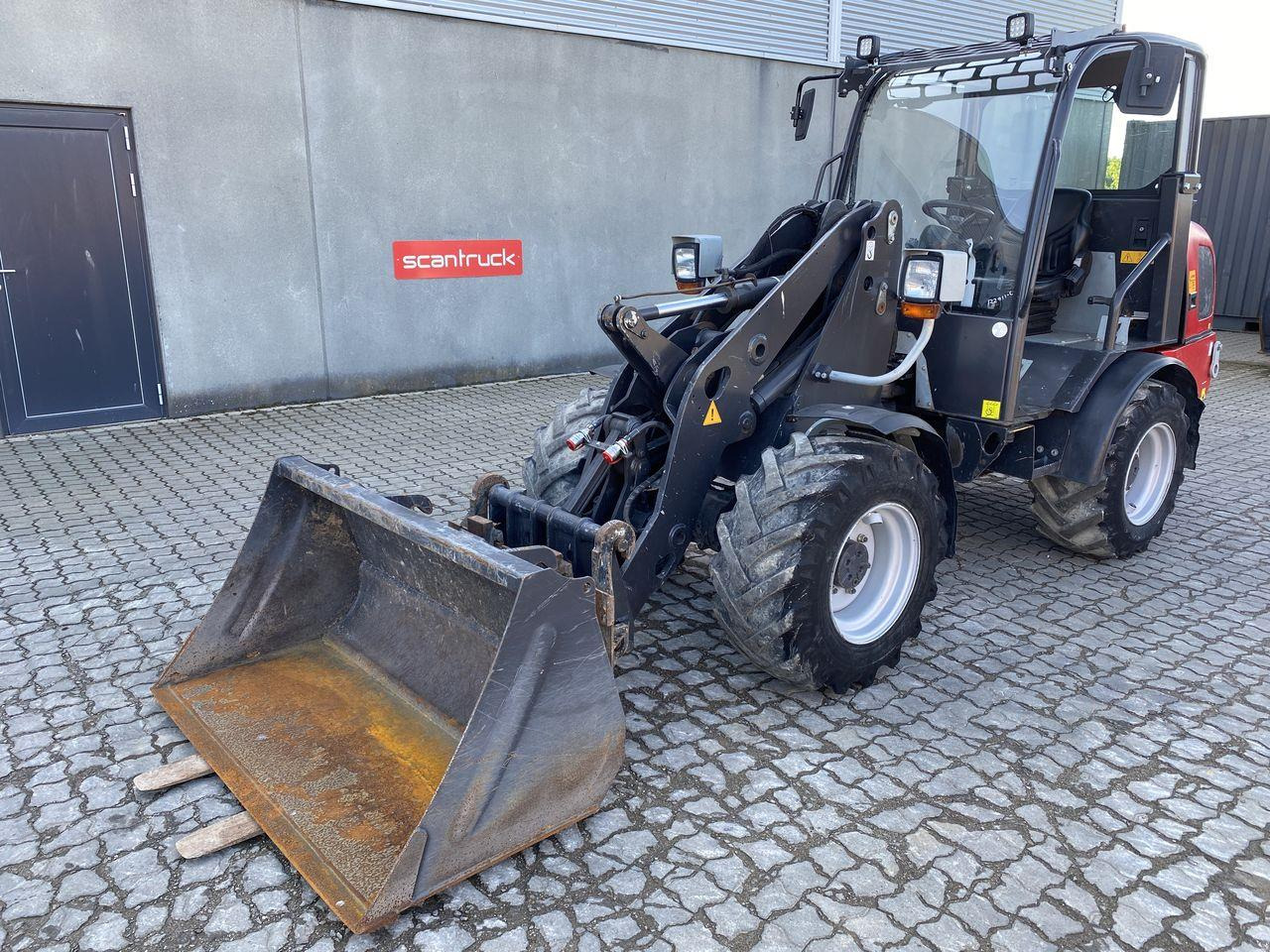 Weidemann 2070 - Compact loader: picture 1 Weidemann 2070 - Compact loader: picture 1