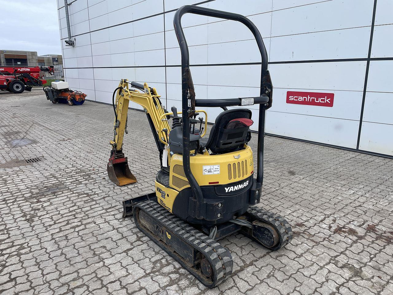 Yanmar VIO12 - Mini excavator: picture 2 Yanmar VIO12 - Mini excavator: picture 2