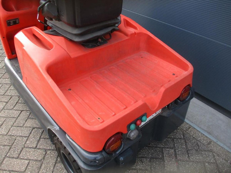 Linde P 60 - Tow tractor: picture 5 Linde P 60 - Tow tractor: picture 5