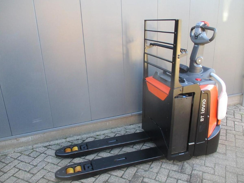 Toyota LPE 200 - Pallet truck: picture 2 Toyota LPE 200 - Pallet truck: picture 2