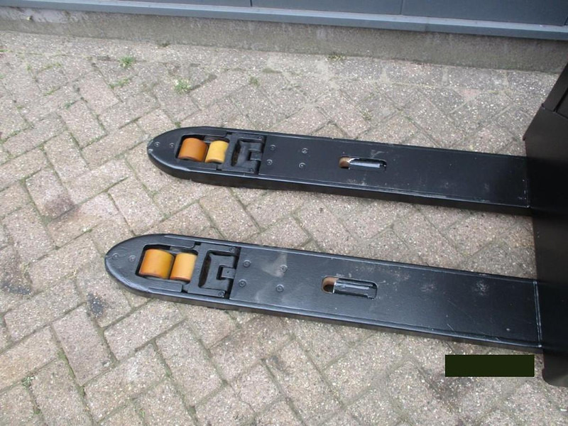 Toyota LPE 200 - Pallet truck: picture 4 Toyota LPE 200 - Pallet truck: picture 4