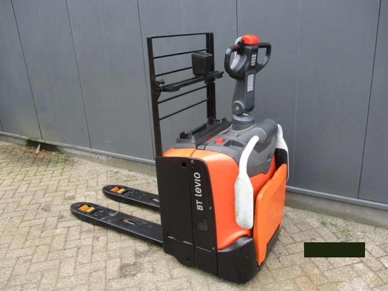 Toyota LPE 200 - Pallet truck: picture 3 Toyota LPE 200 - Pallet truck: picture 3