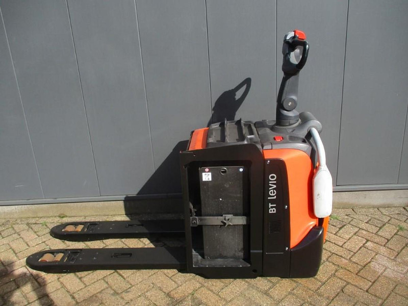 Toyota LPE200 - Pallet truck: picture 1 Toyota LPE200 - Pallet truck: picture 1