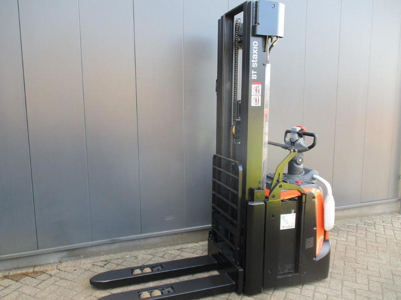 Toyota SPE 160L - Stacker: picture 2 Toyota SPE 160L - Stacker: picture 2