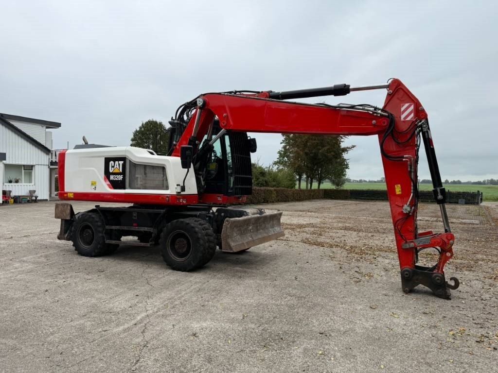 CAT M320F - Wheel excavator: picture 2 CAT M320F - Wheel excavator: picture 2