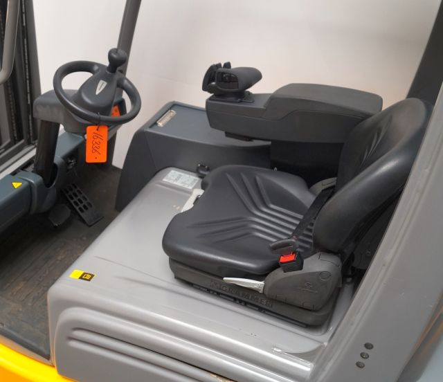 Jungheinrich EFG320 - Electric forklift: picture 3 Jungheinrich EFG320 - Electric forklift: picture 3