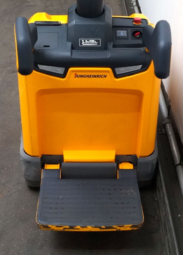 Jungheinrich ERE125 - Pallet truck: picture 4 Jungheinrich ERE125 - Pallet truck: picture 4